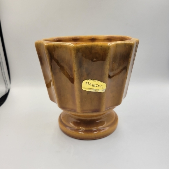 Vintage Haeger Brown Fluted Pedestal Planter Vase Art Pottery - Picture 1 of 6